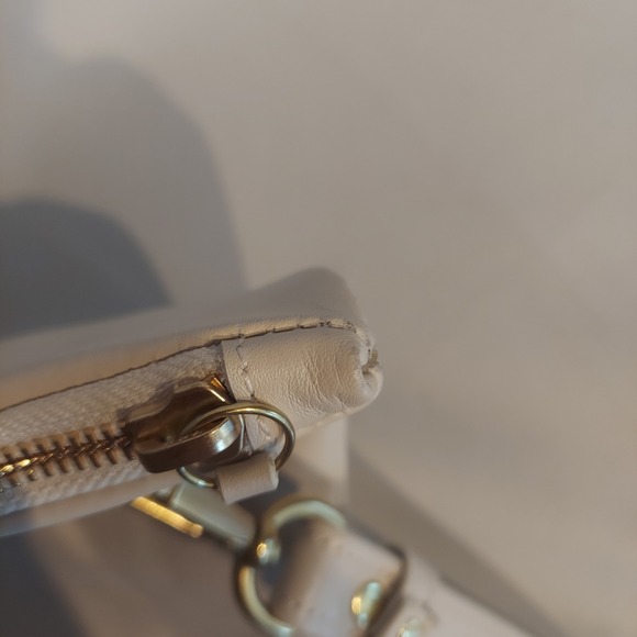 Holly and Tanager Womens Creme 100%‎ Genuine Leather Companion Max Crossbody Bag - Picture 11 of 16